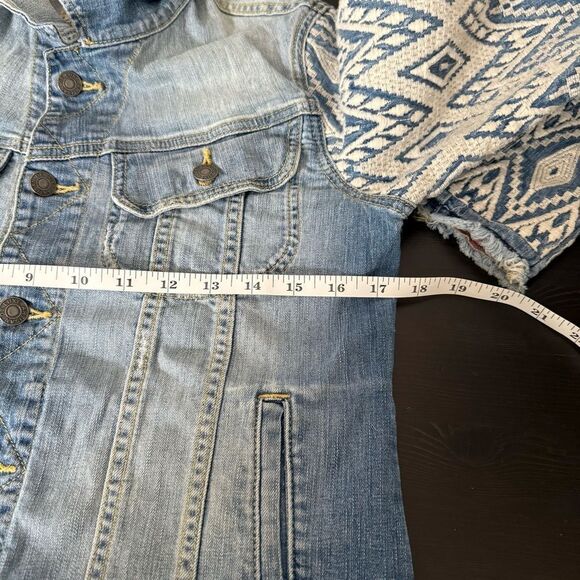 Artisan De Luxe Jean Jacket Womens Sz S Blue Embroidered Sleeve Denim Boho Fest - Picture 10 of 11